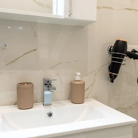 Luxury By Anna Готель типу 